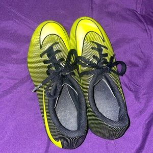 Nike Soccer Cleats 5Y
